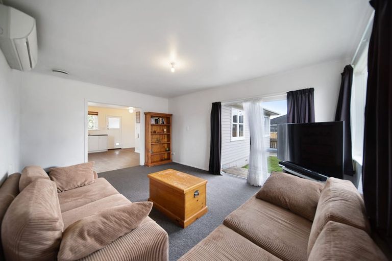 Photo of property in 19 Clendon Place, Manurewa, Auckland, 2102