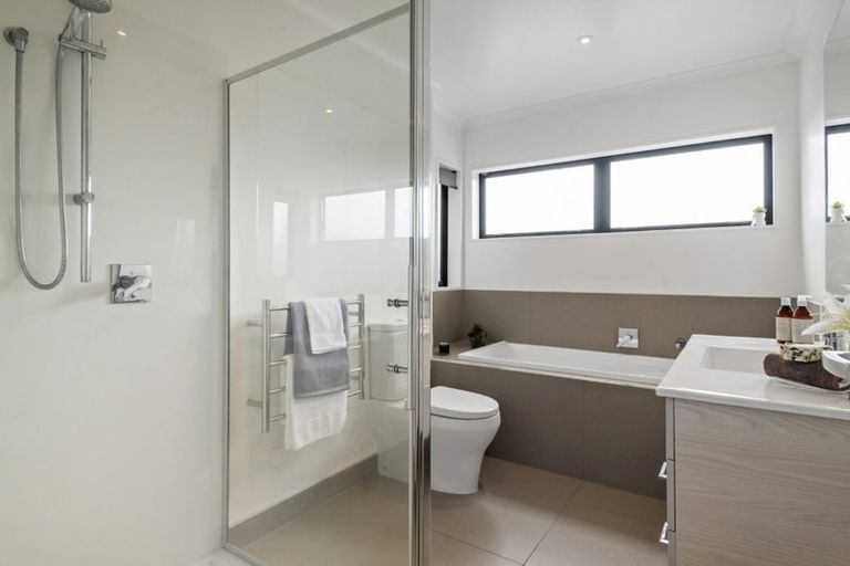 Photo of property in 15 Oioi Road, Hobsonville, Auckland, 0616