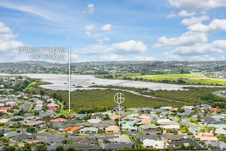 Photo of property in 36 Kath Hopper Drive, Orewa, 0931