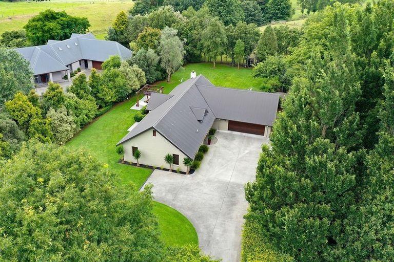 Photo of property in 210 Leger Grove, Te Awamutu, 3875