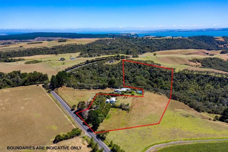 Photo of property in 2850 South Head Road, South Head, Helensville, 0874