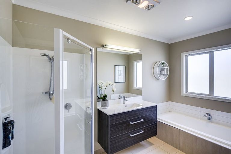 Photo of property in 14 Haast Place, Poraiti, Napier, 4112