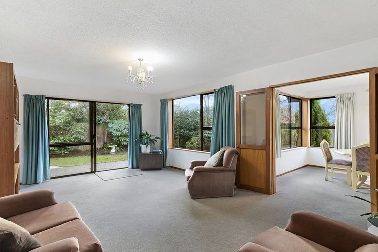 Photo of property in 2/12 Algie Place, Avonhead, Christchurch, 8042