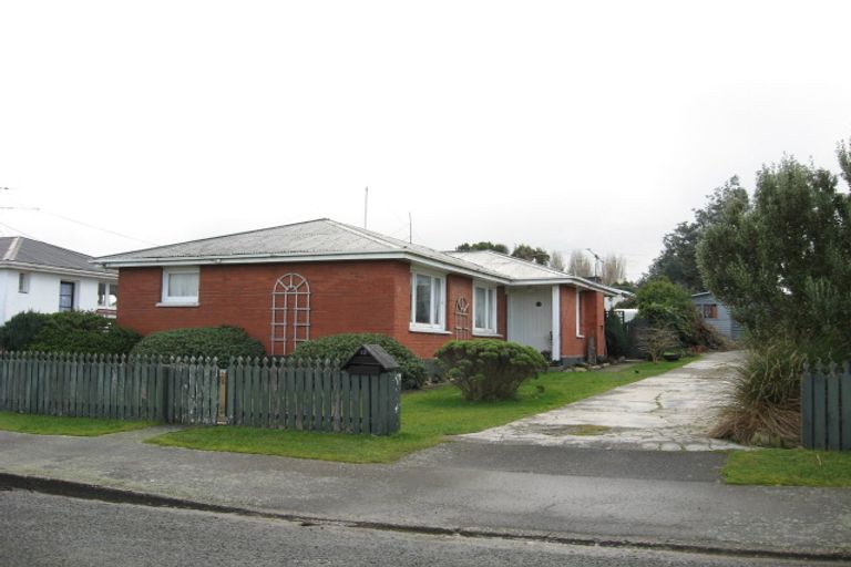Photo of property in 12 Holloway Street, Waikiwi, Invercargill, 9810