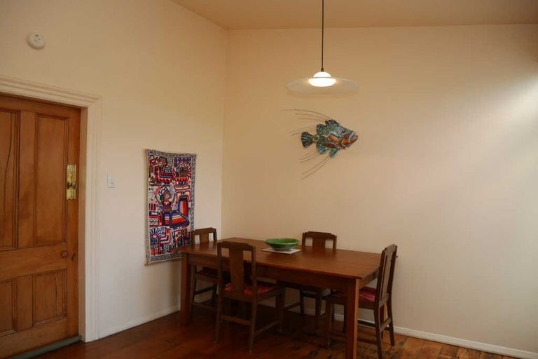 Photo of property in 152 Kelburn Parade, Kelburn, Wellington, 6012