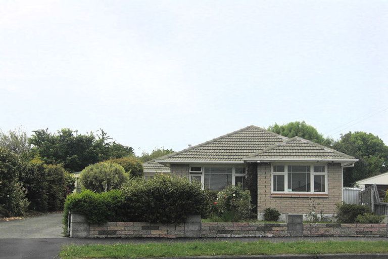 Photo of property in 23 Barclay Place, Burwood, Christchurch, 8061