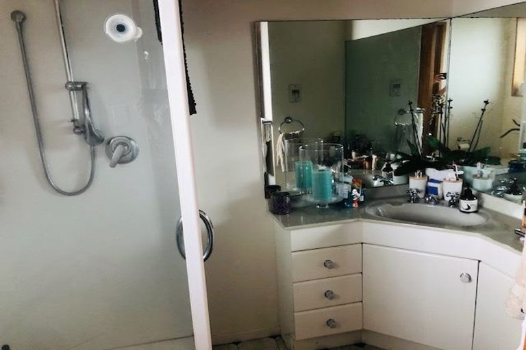 Photo of property in 5 Chilton Drive, Paraparaumu, 5032