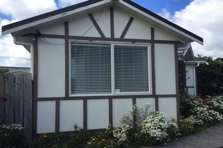 Photo of property in 54 Reelick Avenue, Pakuranga Heights, Auckland, 2010
