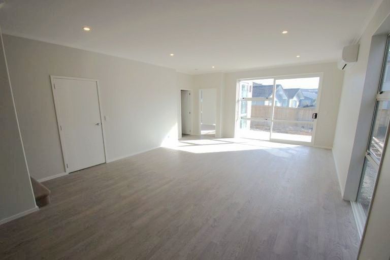 Photo of property in 10 Vincent Lane, Hobsonville, Auckland, 0616