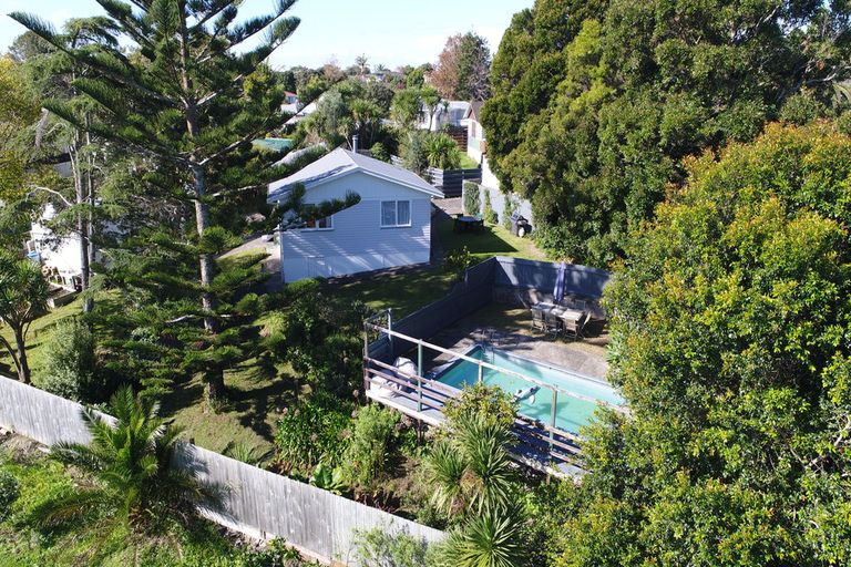 Photo of property in 20 Miltonia Avenue, Te Atatu South, Auckland, 0610