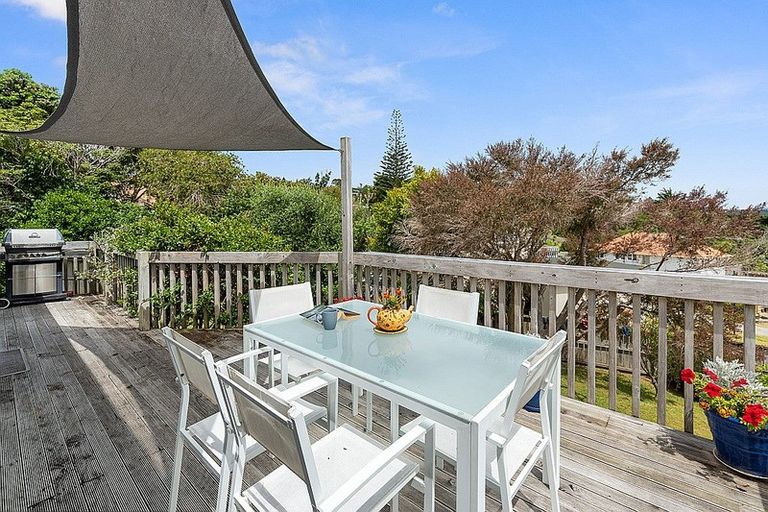 Photo of property in 8 Inca Place, Snells Beach, 0920