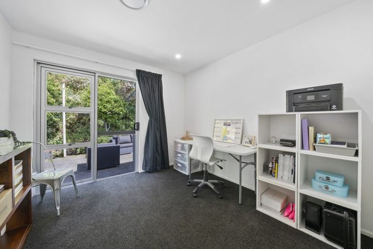 Photo of property in 99 Akaroa Drive, Maupuia, Wellington, 6022