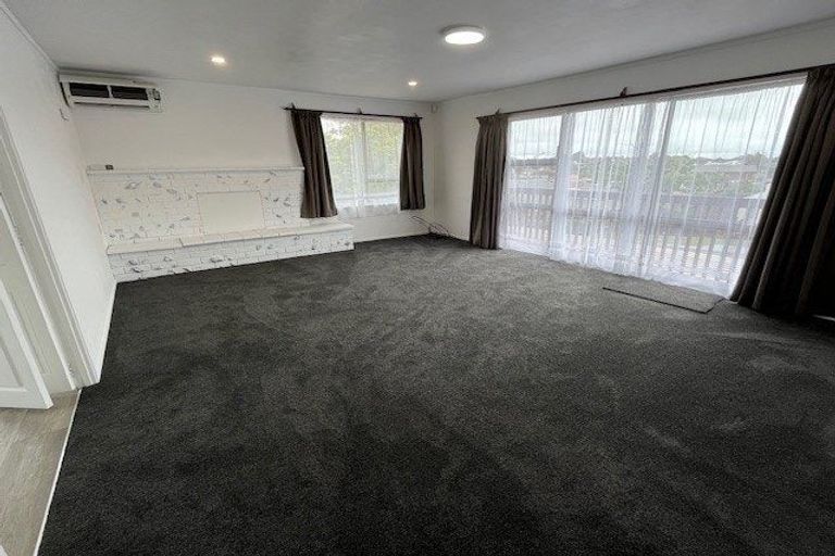 Photo of property in 45 Murvale Drive, Bucklands Beach, Auckland, 2014