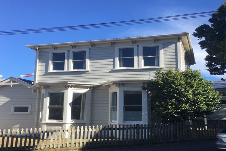 Photo of property in 13 Myrtle Crescent, Mount Cook, Wellington, 6021