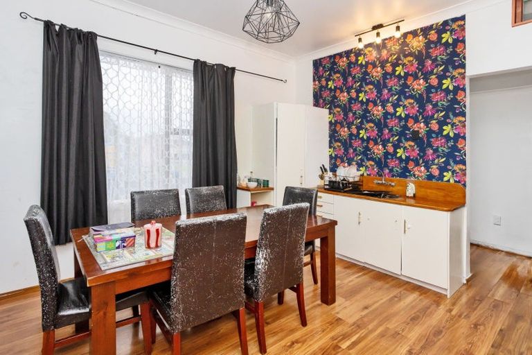 Photo of property in 8 Centre Street, Strathern, Invercargill, 9812