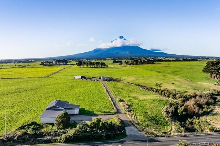 Photo of property in 2288 Eltham Road, Awatuna, Hawera, 4679