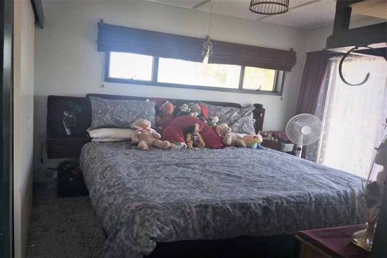 Photo of property in 17 Westside Road, Port Waikato, Tuakau, 2695