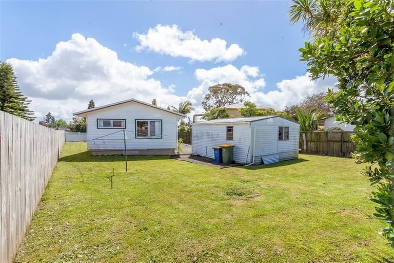 Photo of property in 21 Normandy Place, Henderson, Auckland, 0610