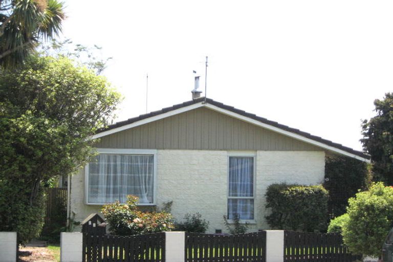 Photo of property in 52 Saint Heliers Crescent, Aranui, Christchurch, 8061
