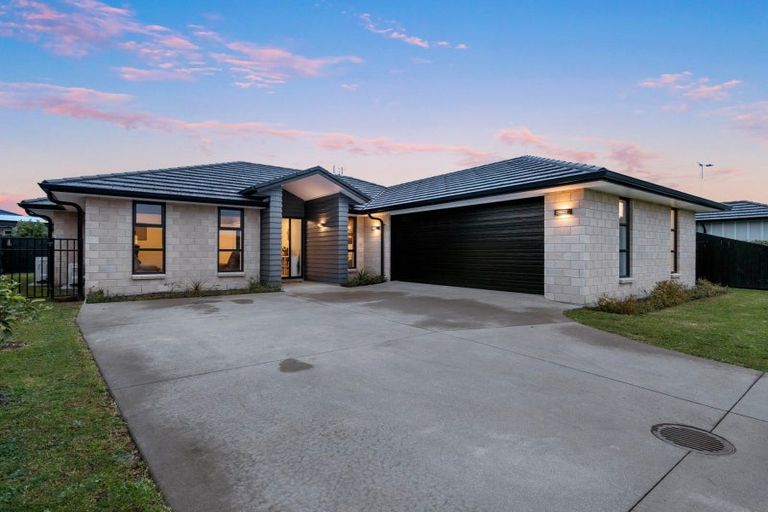 Photo of property in 59 Kahuparere Crescent, Pyes Pa, Tauranga, 3112