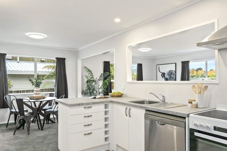 Photo of property in 10 Wembley Place, Richmond Heights, Taupo, 3330