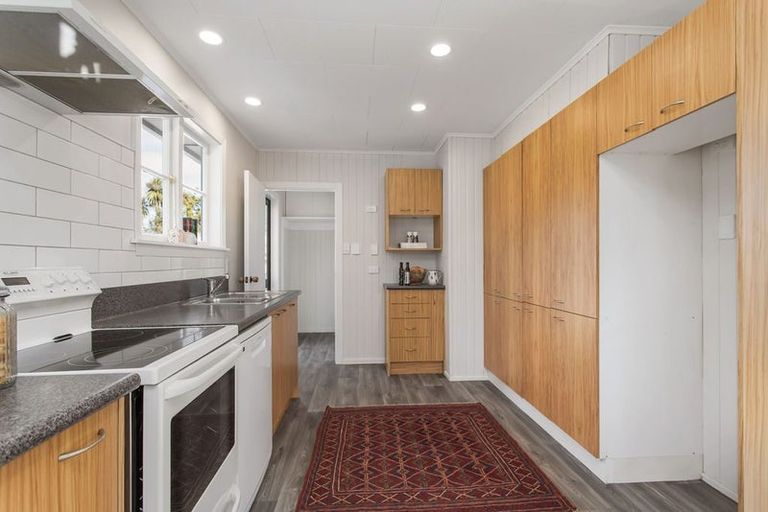 Photo of property in 12 Wildwood Avenue, Wainoni, Christchurch, 8061