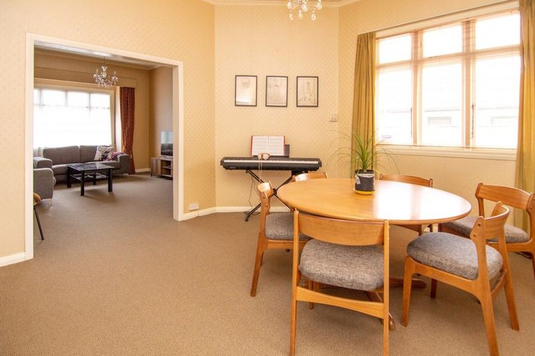 Photo of property in 402 Featherston Street, Palmerston North, 4414