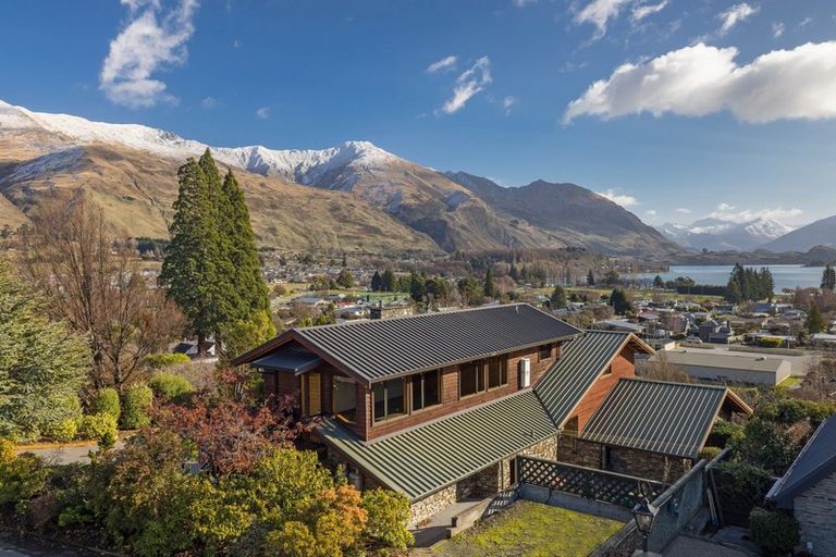 Photo of property in 9 Botting Place, Wanaka, 9305