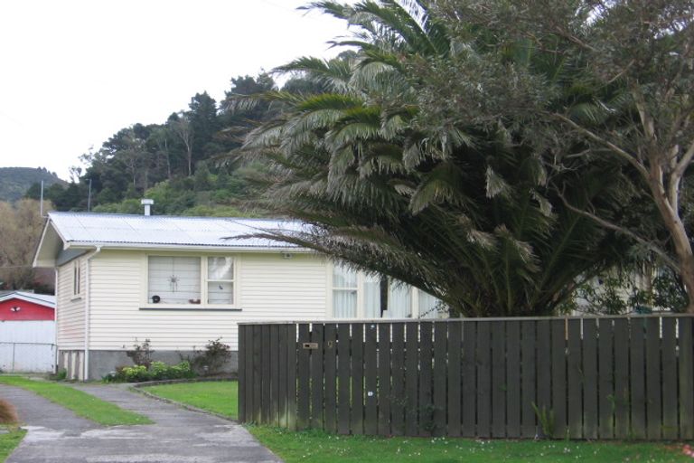 Photo of property in 9 Card Crescent, Featherston, 5710