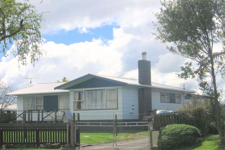 Photo of property in 30 Chaucer Place, Owhata, Rotorua, 3010