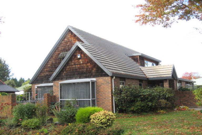 Photo of property in 3 Ludecke Place, Sockburn, Christchurch, 8042