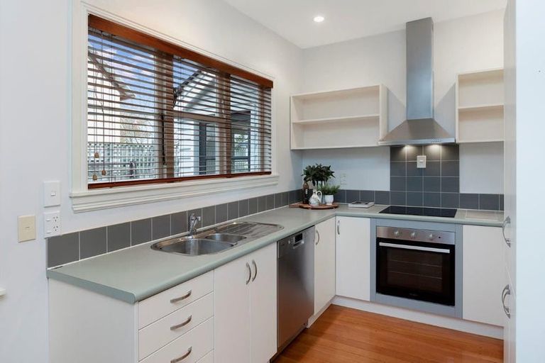 Photo of property in 56 Kotare Street, Waikanae, 5036