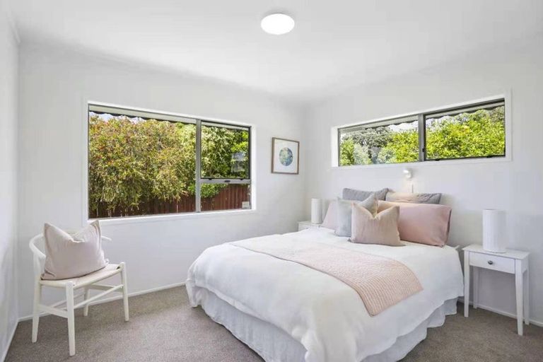 Photo of property in 1/125 Forrest Hill Road, Forrest Hill, Auckland, 0620