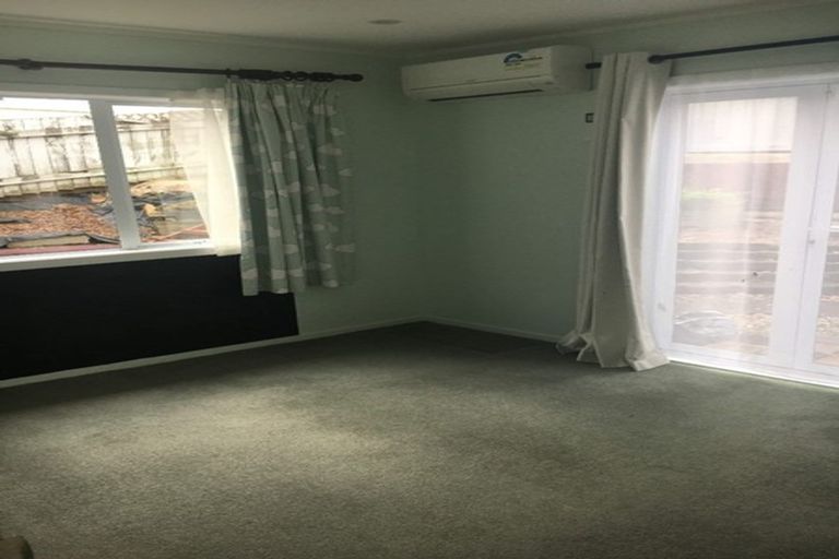 Photo of property in 2/248 Sturges Road, Henderson, Auckland, 0612