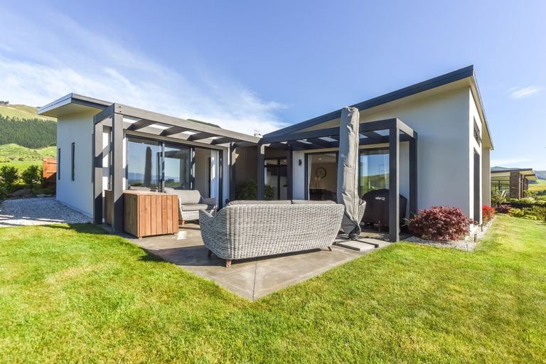 Photo of property in 14 Hill Tops Way, Stoke, Nelson, 7011