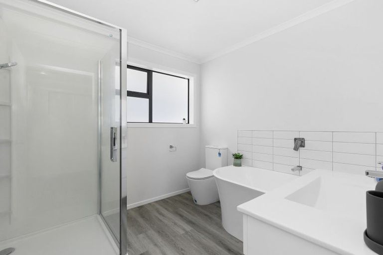 Photo of property in 5 Kerrigan Crescent, Wallaceville, Upper Hutt, 5018