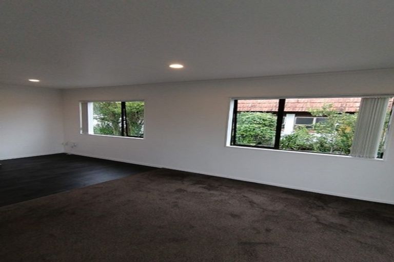 Photo of property in 1/111 Lincoln Park Avenue, Massey, Auckland, 0614
