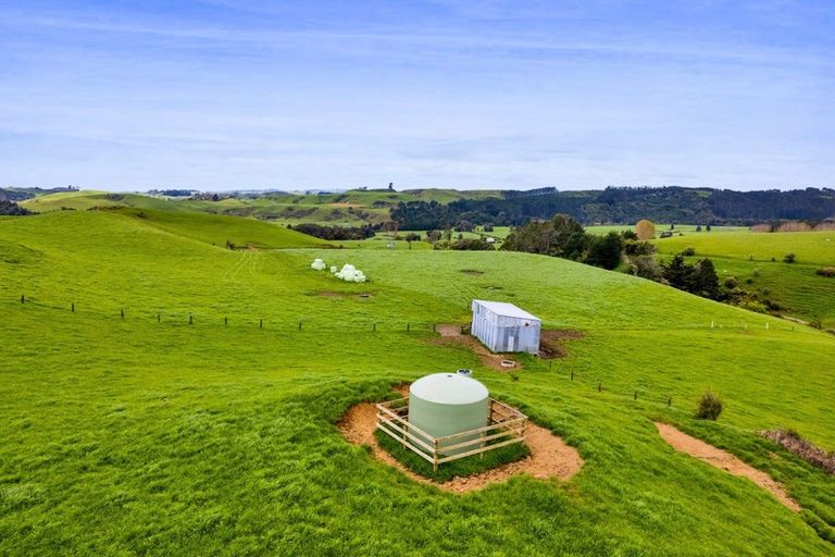 Photo of property in 19 Roddy Road, Everett Park, New Plymouth, 4373