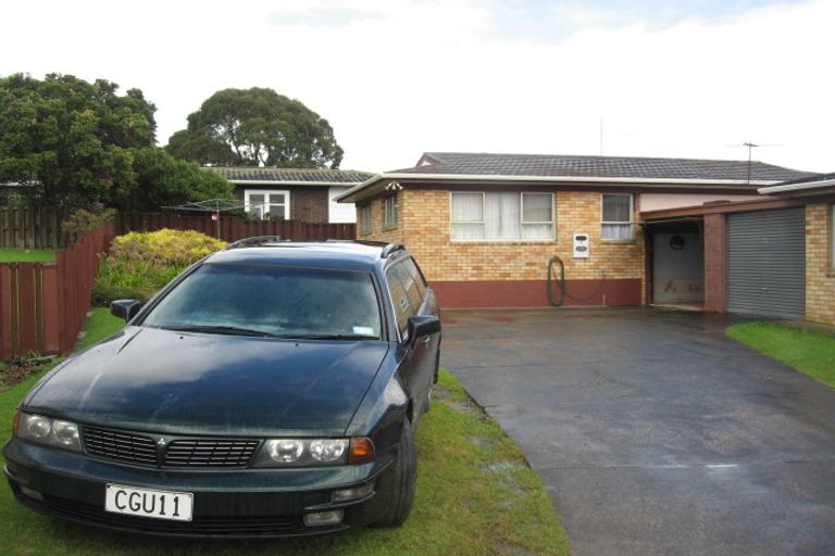 Photo of property in 15 Ballater Place, Highland Park, Auckland, 2010