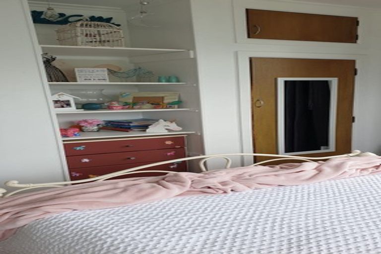 Photo of property in 2 Craig Road, Milford, Auckland, 0620