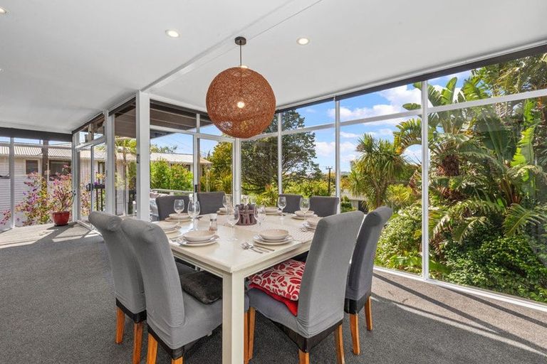 Photo of property in 107 Tiroroa Avenue, Te Atatu South, Auckland, 0610