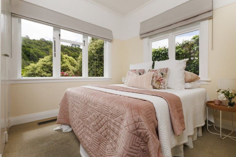 Photo of property in 328 Karori Road, Karori, Wellington, 6012