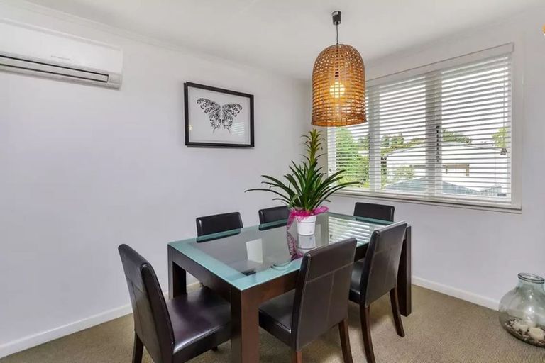 Photo of property in 2/20 Crosby Road, West Harbour, Auckland, 0618