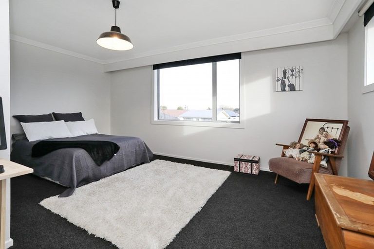 Photo of property in 27 Meldrum Street, Winton, 9720