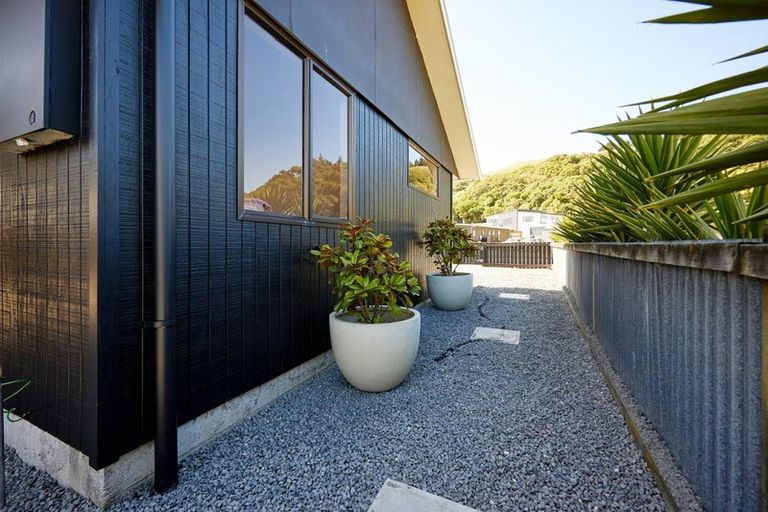 Photo of property in 37a Kotare Place, South Bay, Kaikoura, 7300