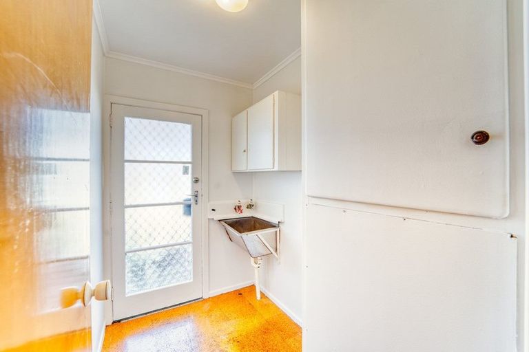 Photo of property in 1/6 Arabi Street, Sandringham, Auckland, 1041