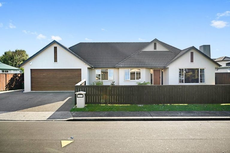 Photo of property in 6 Sovereign Place, Rototuna North, Hamilton, 3210