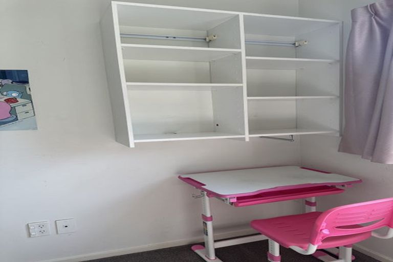 Photo of property in 1/15 Mandica Place, Sunnynook, Auckland, 0632