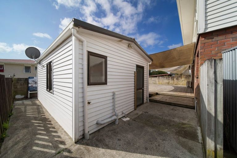 Photo of property in 12 Ronald Place, Manurewa, Auckland, 2102