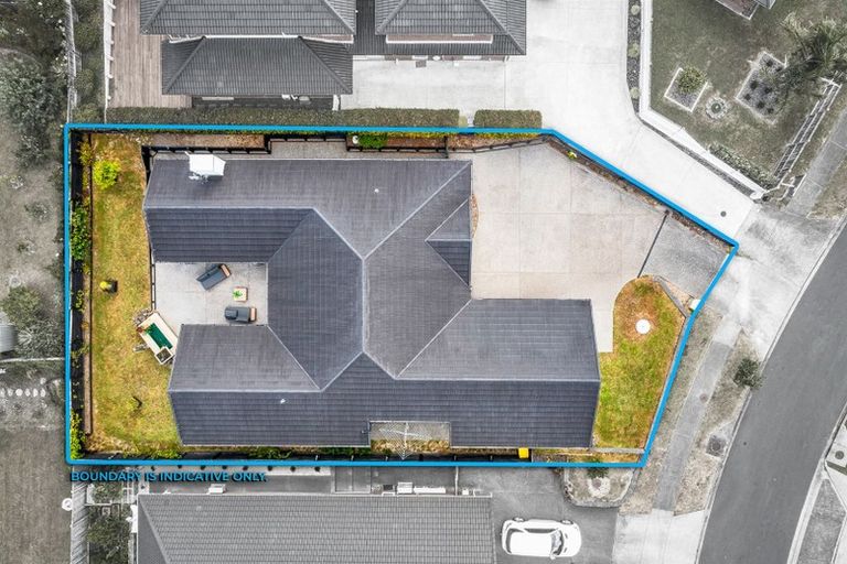 Photo of property in 32 Corricvale Way, Northcross, Auckland, 0630